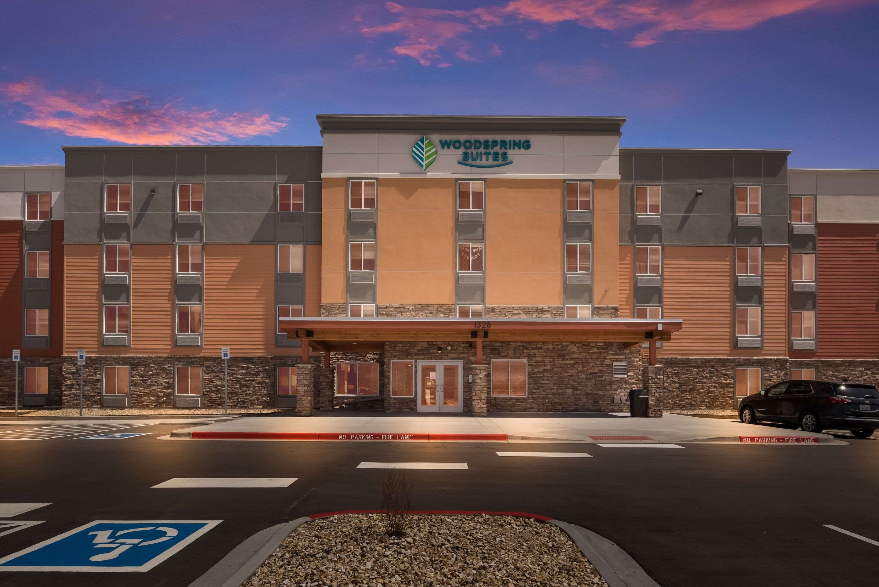 Woodspring Suites Colorado Springs North - Air Force Academy - קולרדו ספרינגס - בניין