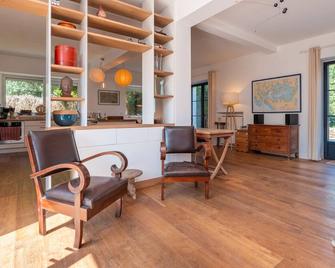 Belle familiale Proche de la plage - Île-aux-Moines - Salon