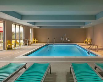 Home2 Suites by Hilton Chantilly Dulles Airport - Chantilly - Zwembad