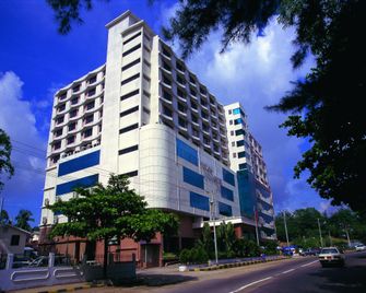 Yuzana Hotel - Rangún - Edificio