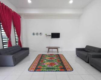 OYO Homes 90606 Casaria Cherating - Kuantan - Salon