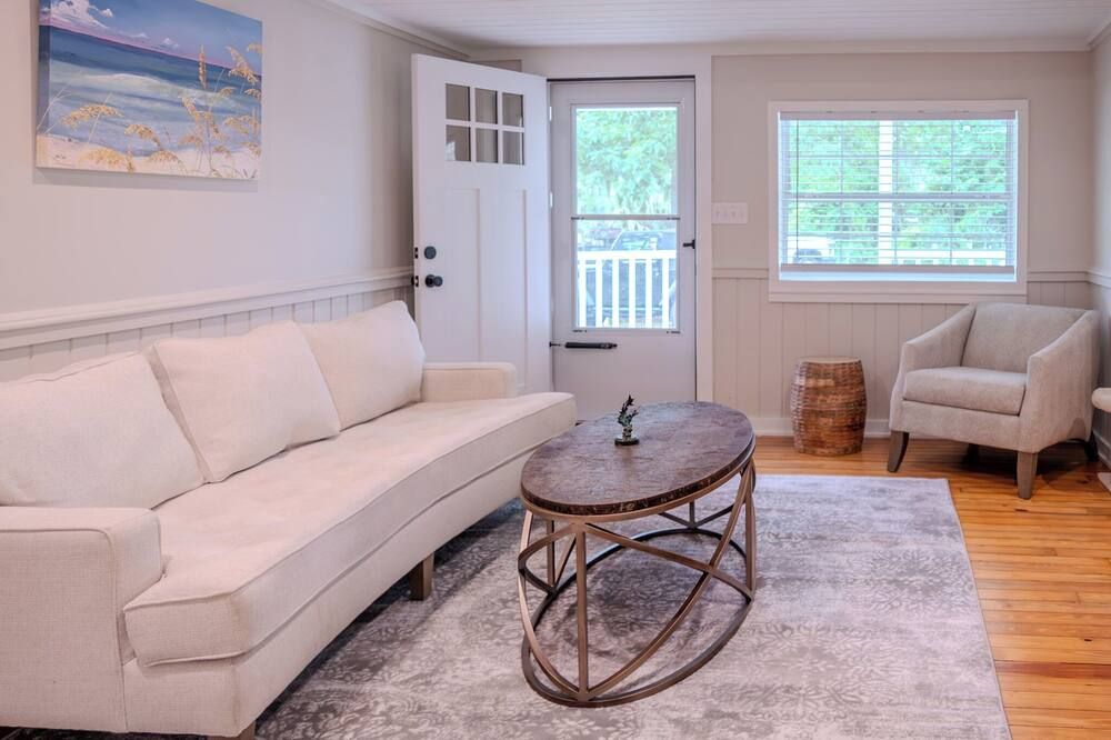 Cozy Cottage close to everything; Newly renovated with state of art appliances. - سافاناه (جورجيا) - غرفة معيشة