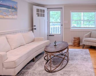 Cozy Cottage close to everything; Newly renovated with state of art appliances. - سافاناه (جورجيا) - غرفة معيشة