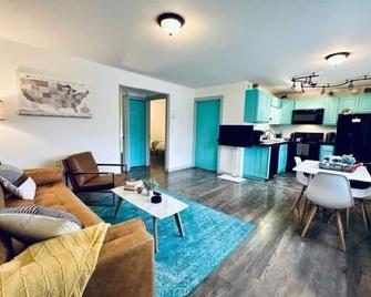 This condominium is a 2 bedroom(s), 1 bathrooms, located in Joseph, OR. - Joseph - Living room