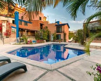 Toro 1, Oro y Azul - Cabo San Lucas - Basen