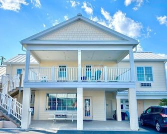 Pet-friendly, 3 Blocks to Beach, Pool, #204 - Atlantic Beach - Budova