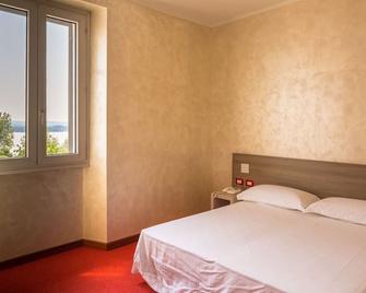 Hotel Italia dormelletto - Dormelletto - Schlafzimmer