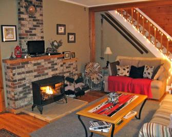 Pet-Friendly Cabin Rental near the Bigelow Preserve in Maine - Stratton - Sala de estar