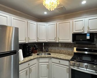 Gorgeous newly renovated 2 bedroom pad. From Brooklyn with love. - Brooklyn - Kitchen