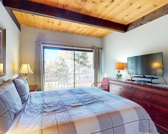 Beautiful Condo with Shared Pool & Tennis Courts, Close to Northstar - Kings Beach - Bedroom