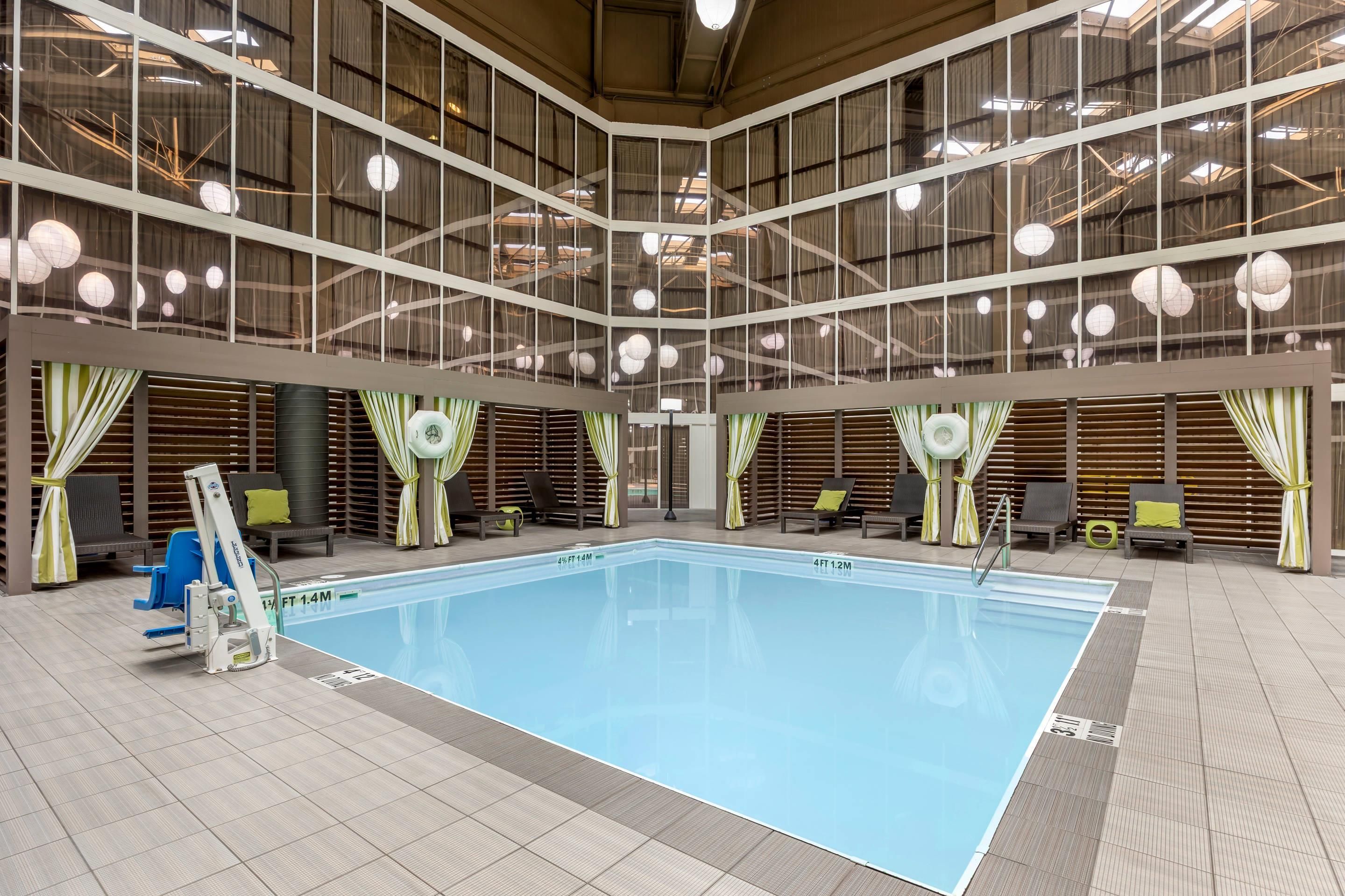 Radisson Hotel St Louis Downtown Convention Center - St. Louis - Pool