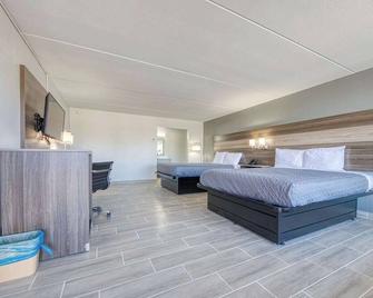 Comfortable Stay w/ Free Breakfast, Pool, Near McCreary Museum & Trails - Stearns