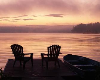 Kezar Lake Sandy Beach Sunny Yard Dock Kayak Paddle Board Canoe Row Boat Dog Ok - Lovell - Patio