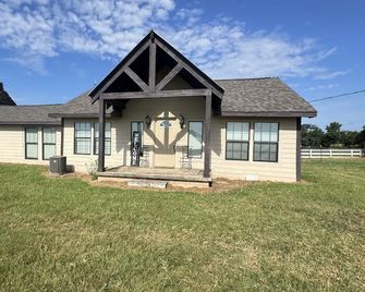 Enchanting farmhouse with AC in Lindale - Lindale - Edificio
