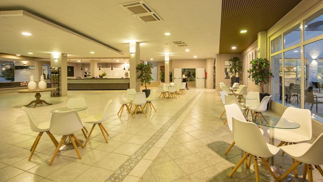 هوتل كلوب إلورو