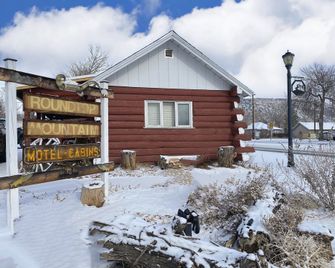 Roundtop Mountain Vista - Cabins and Motel - Thermopolis - Gebouw