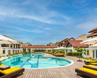 Fairfield by Marriott Goa Benaulim - Benaulim - Piscina