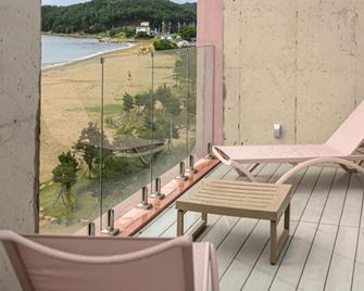 Pohang Th45 Stay - Pohang - Balcony