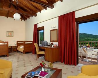 Eria Resort For People With Special Abilities - Maleme - Wohnzimmer