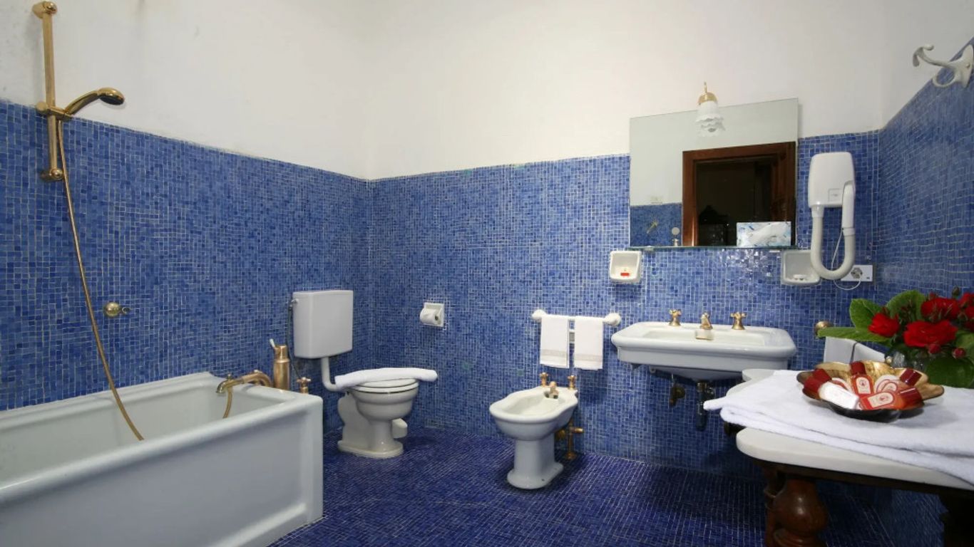 卡斯特里大酒店 - 塞斯特利瓦特