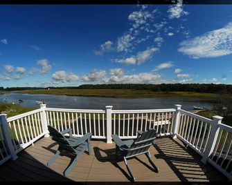 Quiet ocean front cottage with views of Rachel Carson Wildlife Refuge - Kennebunk - Balcony