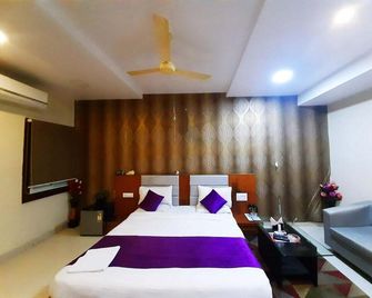 Shree Balaji Palace Hotel - Ratlām - Bedroom