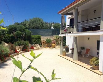 B&B All'Ombra Degli Ulivi - Ostuni - Serambi