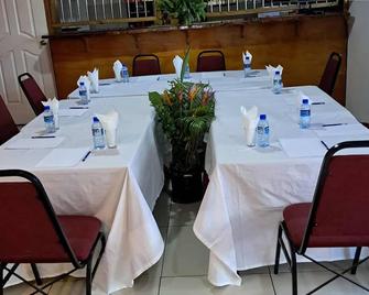Nadi Downtown Hotel - Nadi - Restaurant