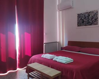 Camere 'Riviera di Ulisse' - Minturno - Schlafzimmer