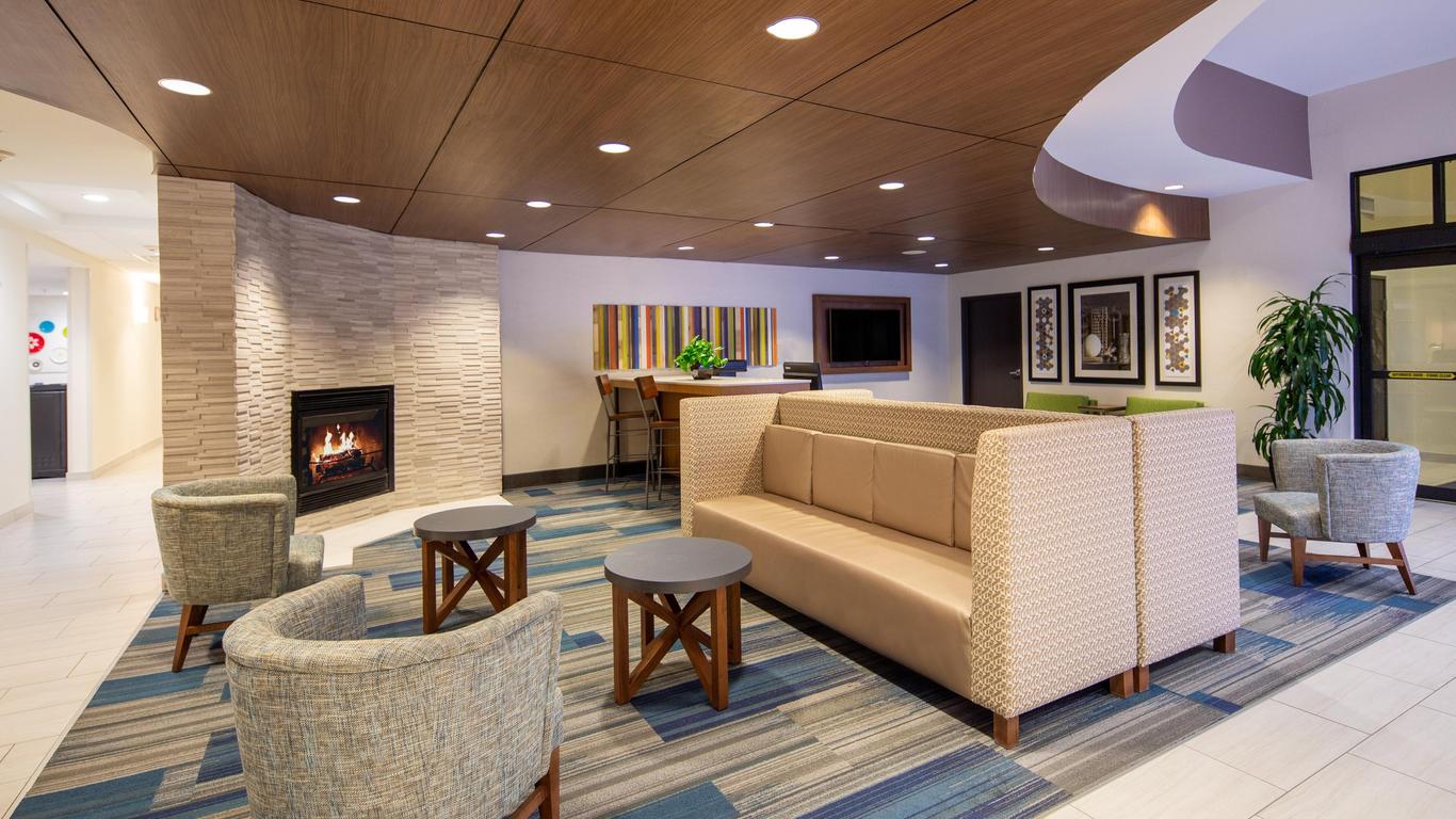 Holiday Inn Express & Suites Surprise By IHG