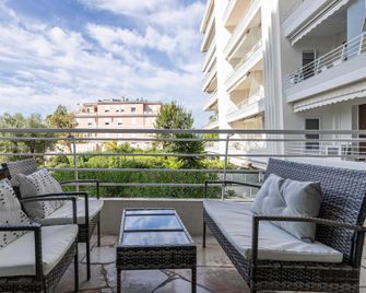 Welcoming Apartment With parking Croisette - Cannes - Balcon