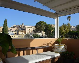 Hotel Flora - Noto - Balcony