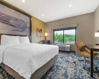 Best Western Plus Marquette Hotel & Suites - Marquette - Habitación