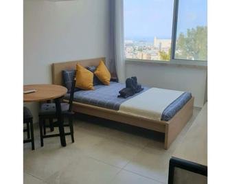 Cozy 5 Star Bed&sea View In Citycentre-Netflix23 - Haifa - Bedroom