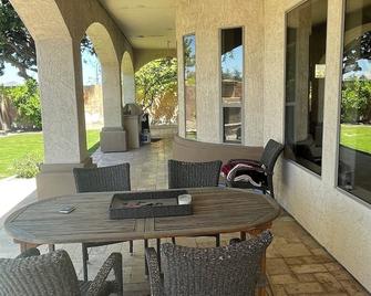 Elegance Meets Comfort- Large Spacious Studio Bedroom w/attached bathroom - Mesa - Patio