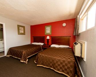 Scottish Inn And Suites - Bensalem - Schlafzimmer