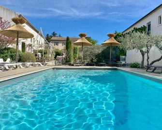 Hotel du Soleil et Spa - Saint-Rémy-de-Provence - Piscina