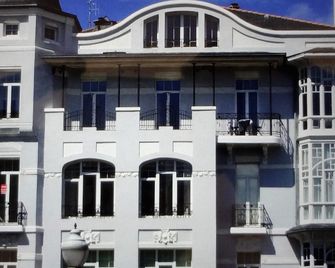 Luarca Asturias Excellent Flat New - Luarca - Building