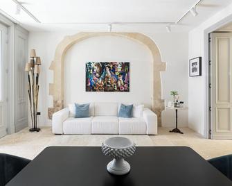 La Dépendance - Noto - Living room