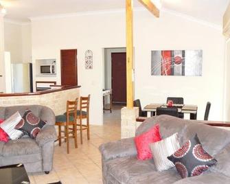 Geraldton Luxury Retreat 2 with free Streaming - Geraldton - Obývací pokoj
