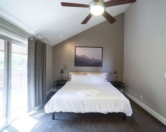 Ski Home with Hot Tub and King Beds - Cottonwood Heights - Habitación