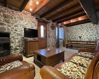 Haizalde - Saint-Jean-le-Vieux - Wohnzimmer