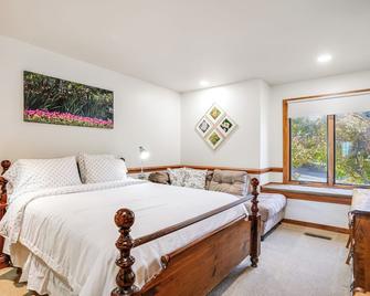 1 Mi to Wintergreen Resort: Mtn-View Condo! - Roseland - Habitación