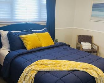 Cozy Home Sweet Homewood. - South Holland - Bedroom