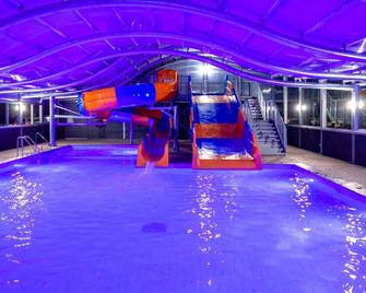 Blue Lake Holiday Park - Mount Gambier - Pool