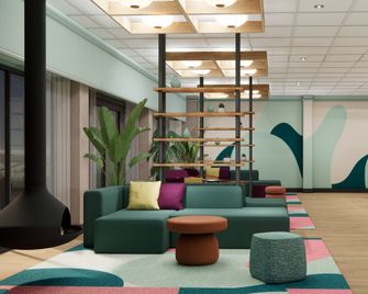 Garner Hotel Eight Acres Elgin by IHG - Elgin - Lounge