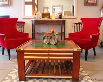 Majestic - Lourdes - Living room