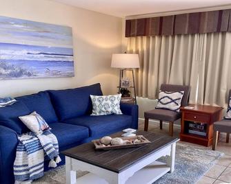 Desert Sand Resort - Avalon - Living room