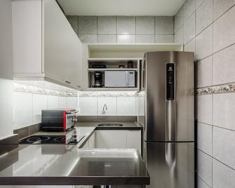 Studio prático perto do Parque Farroupilha HPN707 - Porto Alegre - Kitchen