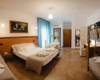 Hotel Accord Le Rose - Taranto - Soveværelse